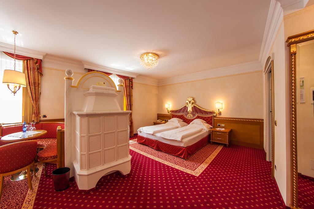 Cityhotel Goldener Adler B&B Klausen Zimmer foto